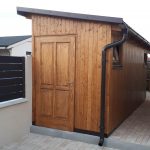 Záhradný domček v kombinácii s pergolou